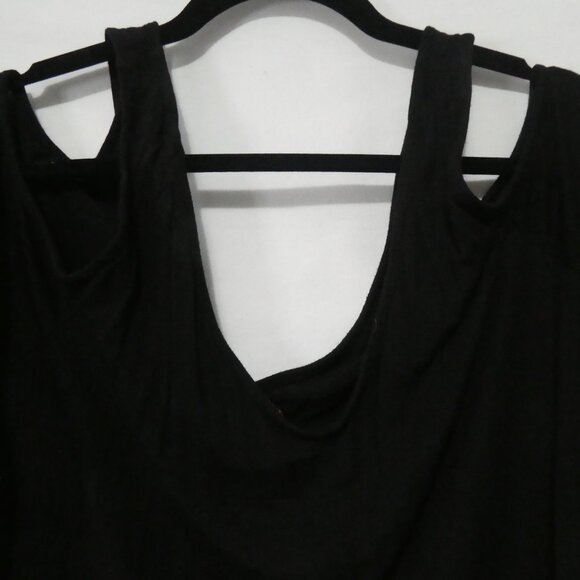 LOVE & LEGEND | 2X | Chic Black Cold Shoulder Top | Bell Sleeves | Front Detail - Picture 11 of 16
